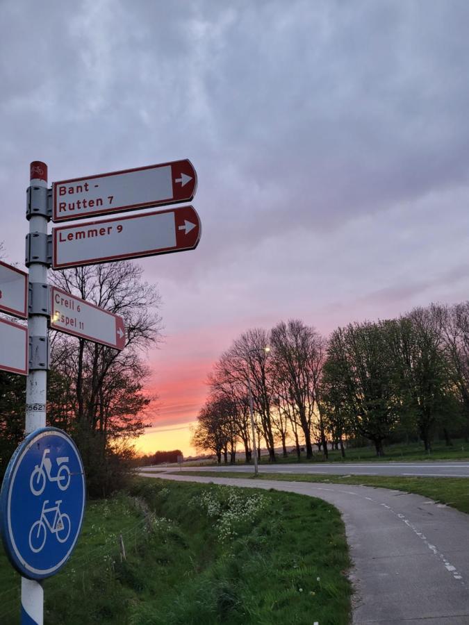 Aan Het Bos - Gelegen Aan De Tulpenroute Holiday home *